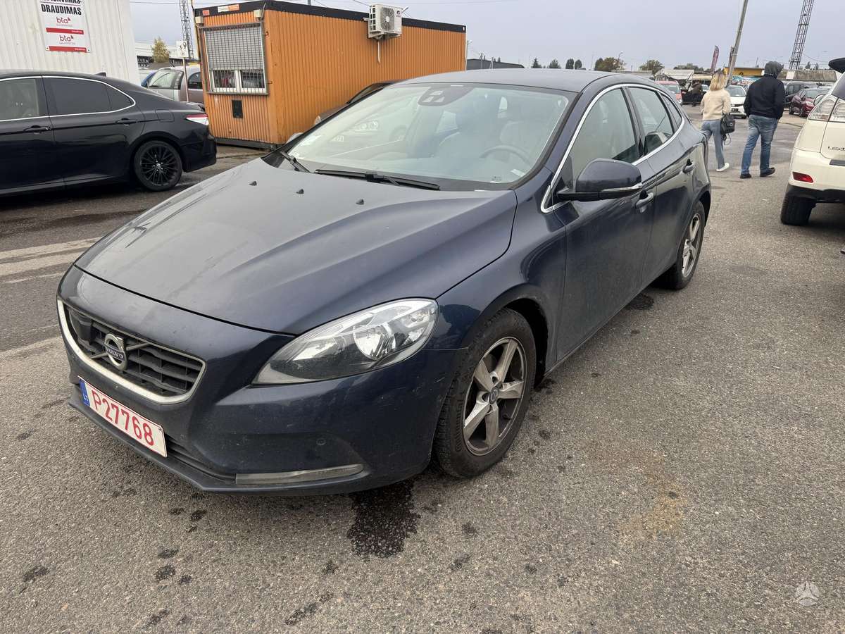 Volvo V40 2012 — вигляд ззаду