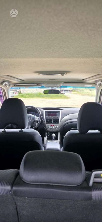 Subaru Forester 2010 — photo 8