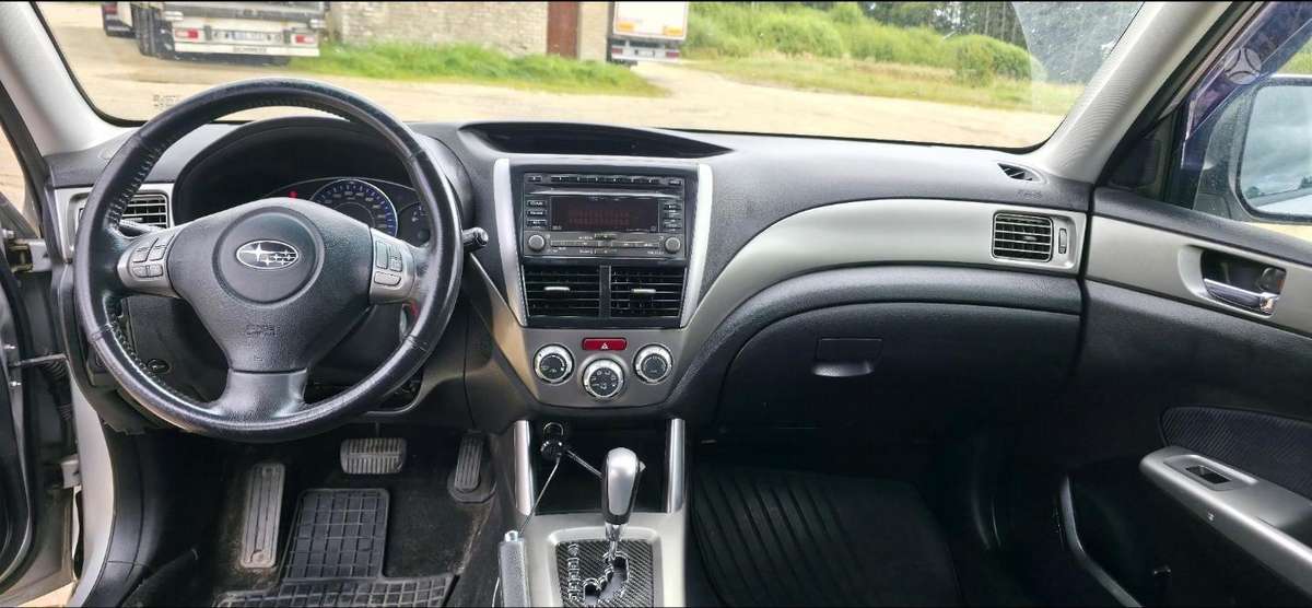 Subaru Forester 2010 — photo 9