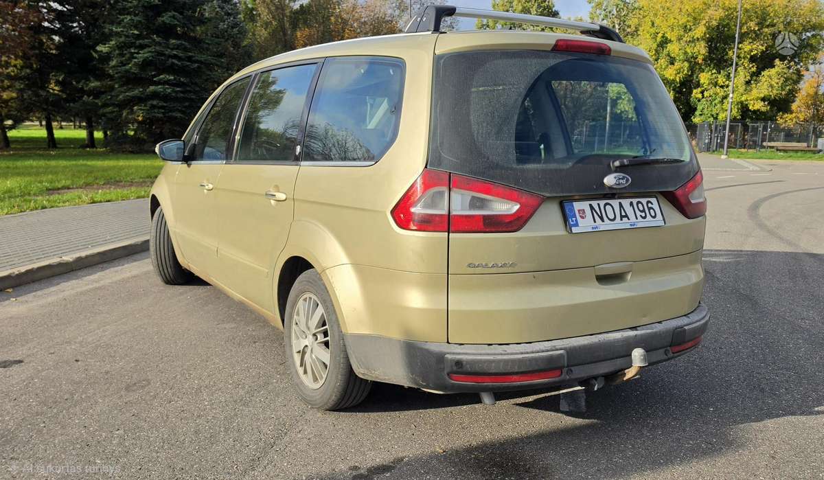 Ford Galaxy 2007 — rear view