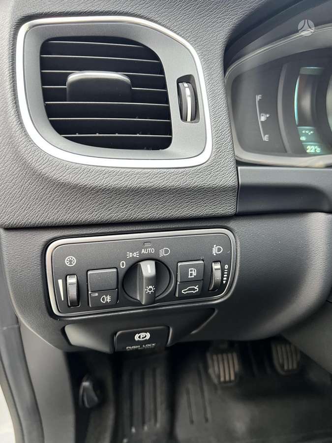 Volvo V60 2014 — photo 18
