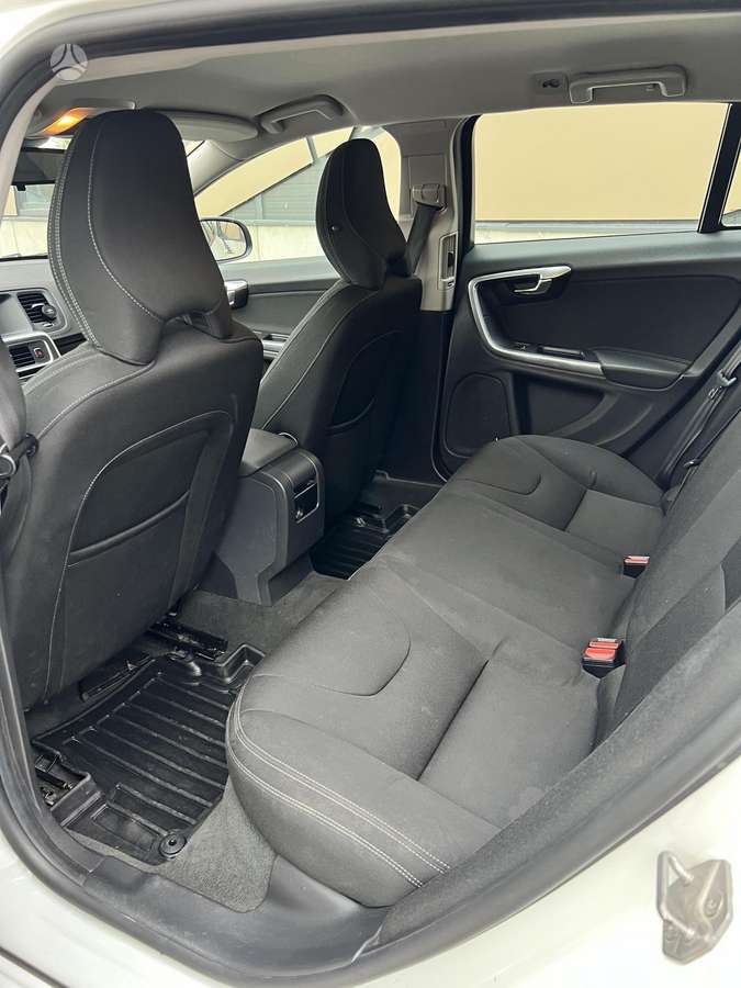 Volvo V60 2014 — photo 19