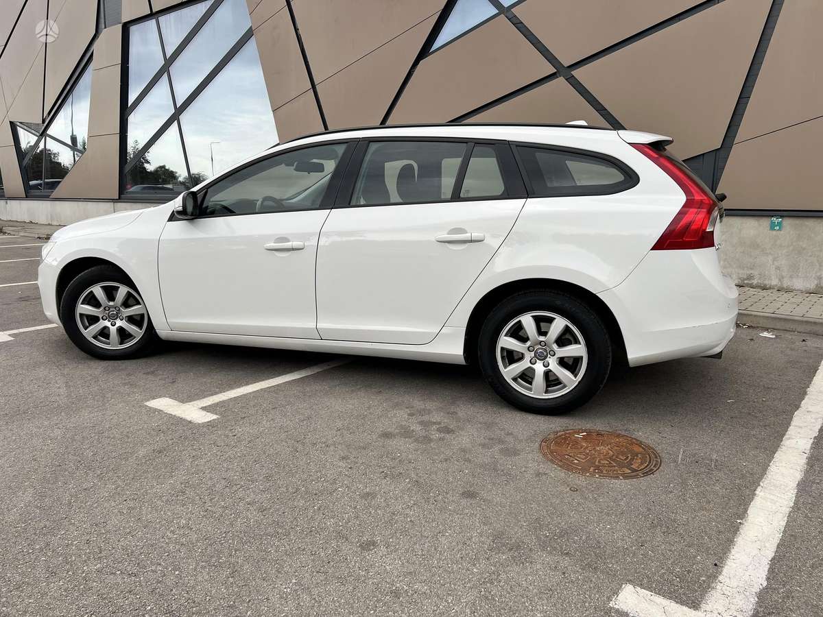 Volvo V60 2014 — rear view