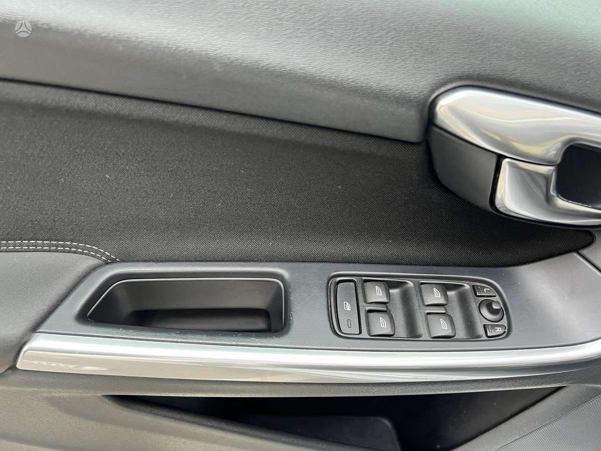 Volvo V60 2014 — photo 20