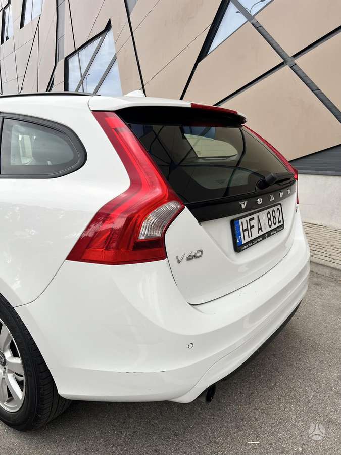 Volvo V60 2014 — engine 1560 cm³, 116 HP (85kW)