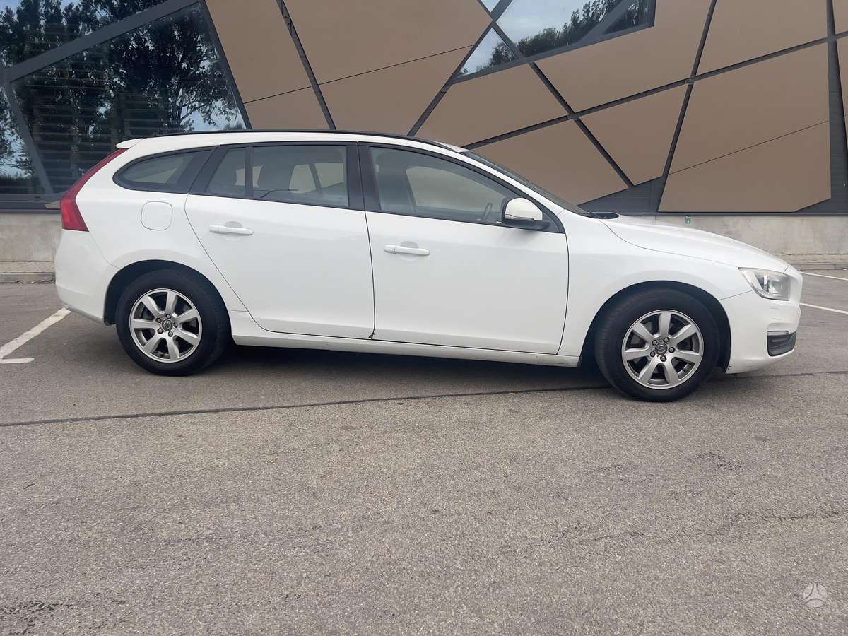 Volvo V60 2014 — photo 7