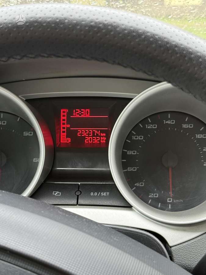 Seat Ibiza 2011 — photo 13