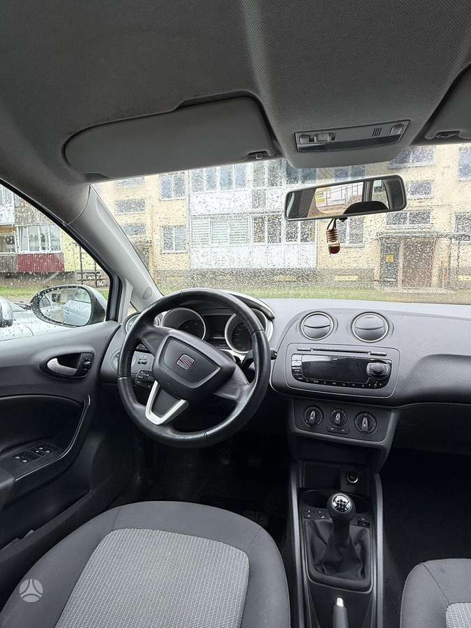 Seat Ibiza 2011 — photo 8