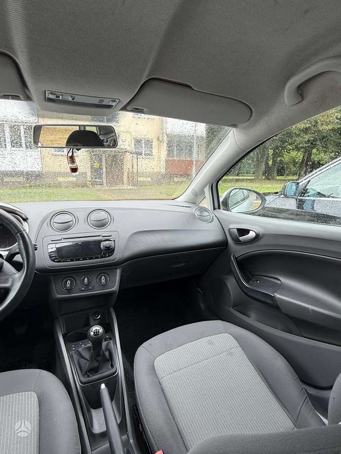 Seat Ibiza 2011 — photo 9