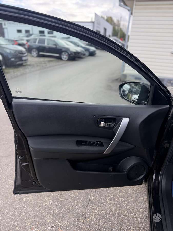 Nissan Qashqai+2 2011 — photo 18