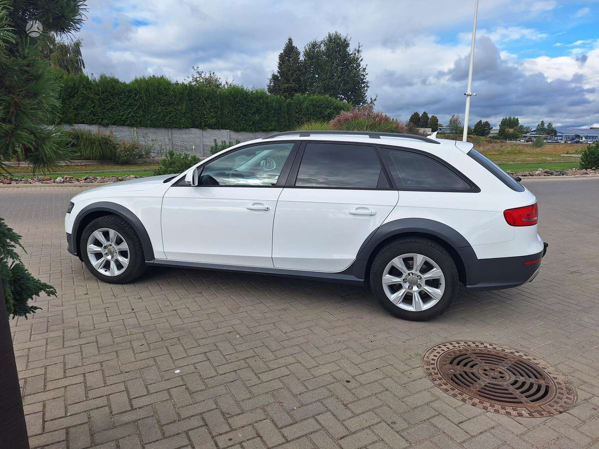 Audi A4 2010 — engine 1968 cm³, 143 HP (105kW)