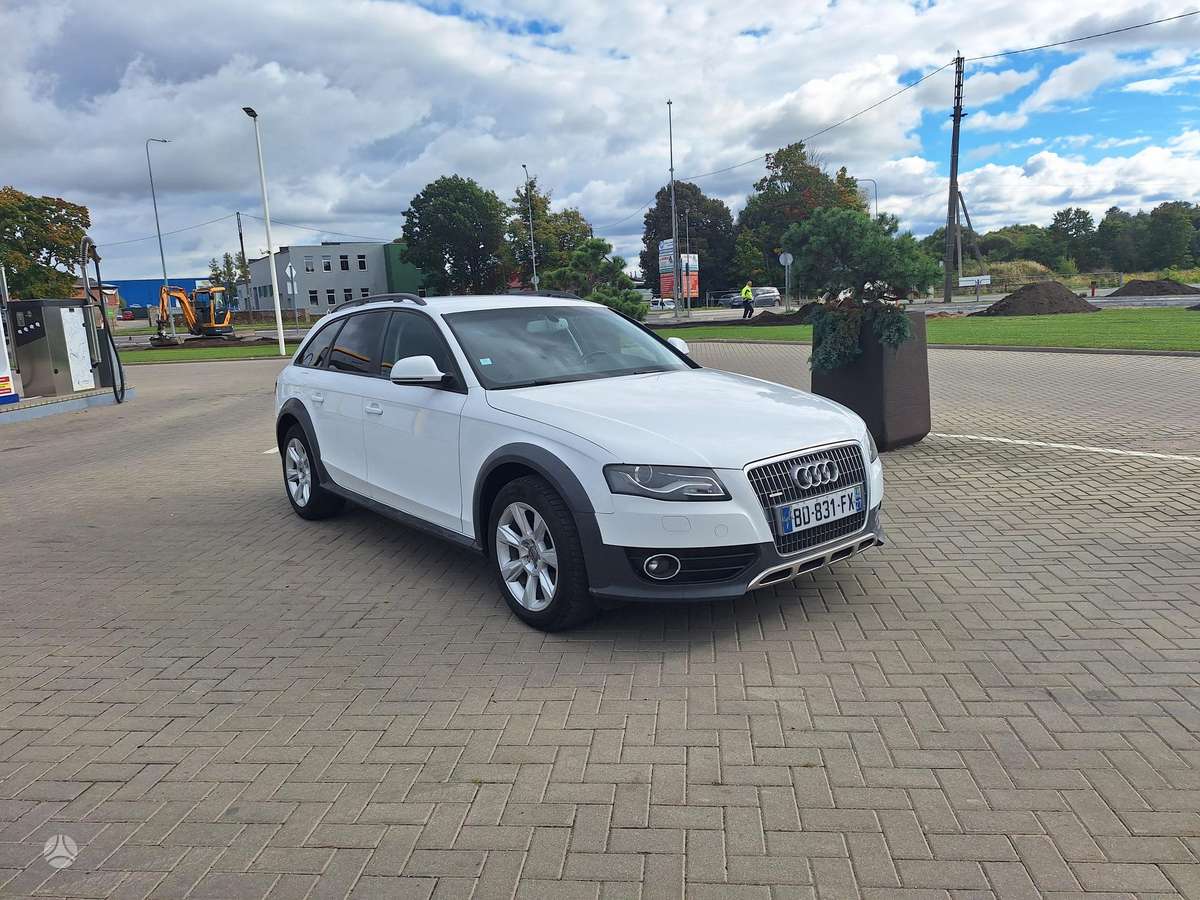 Audi A4 2010 — photo 6