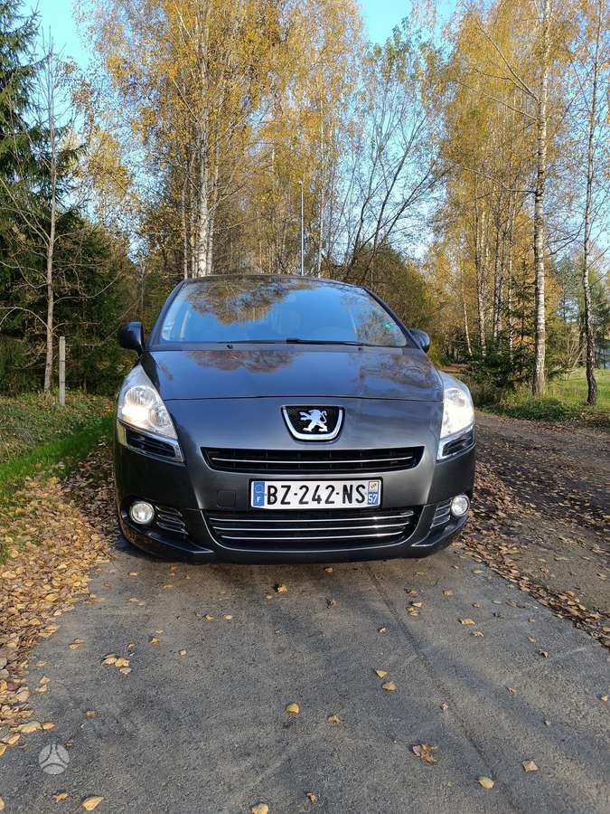 Peugeot 5008, 2011