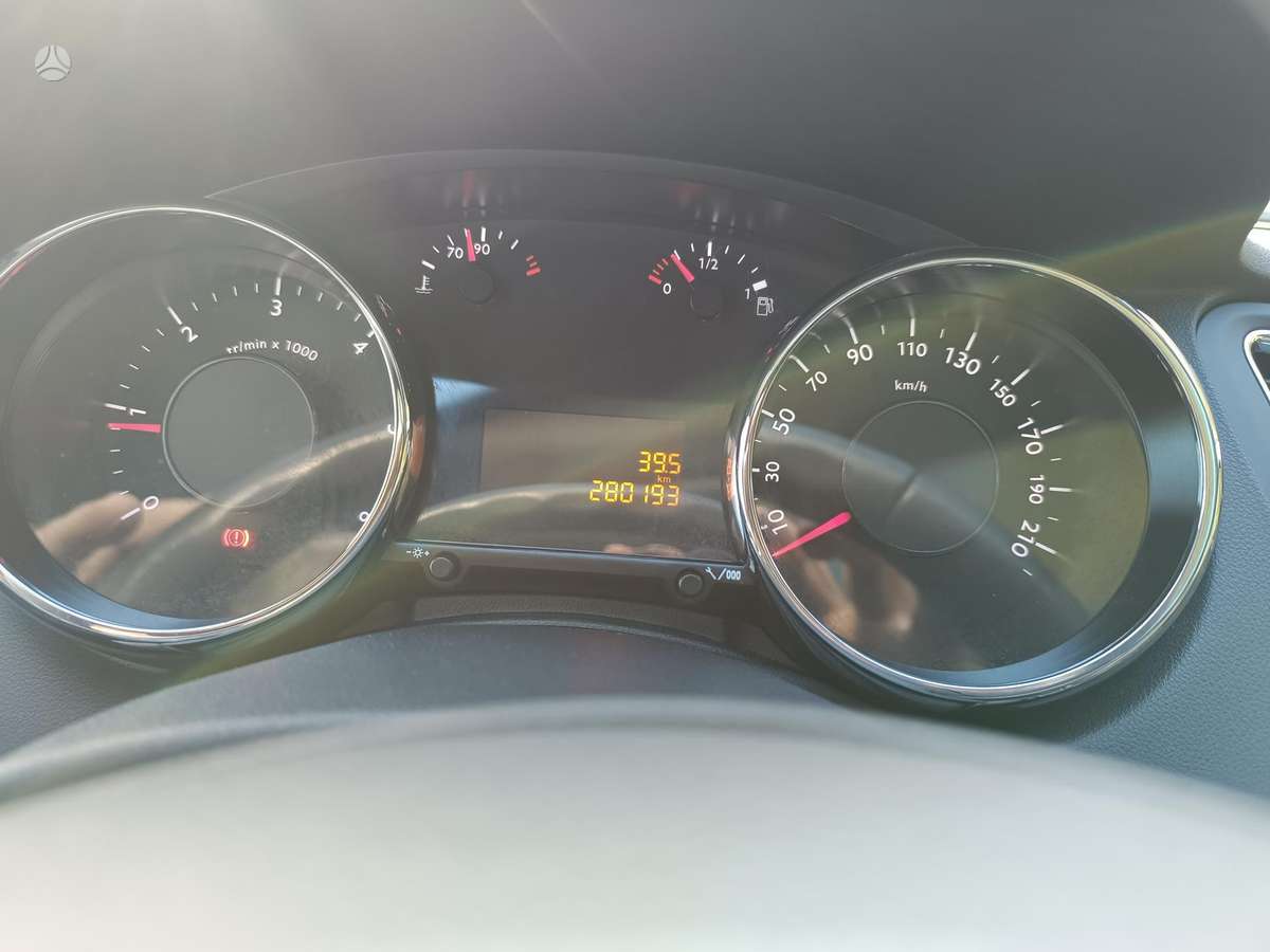 Peugeot 5008 2011 — photo 13