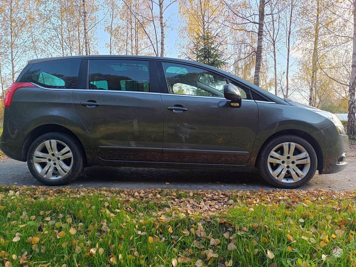 Peugeot 5008 2011 — photo 5