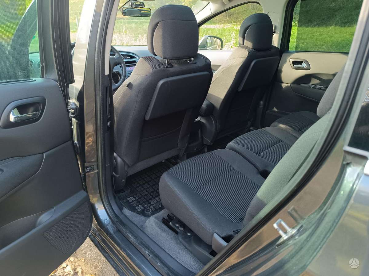 Peugeot 5008 2011 — photo 8