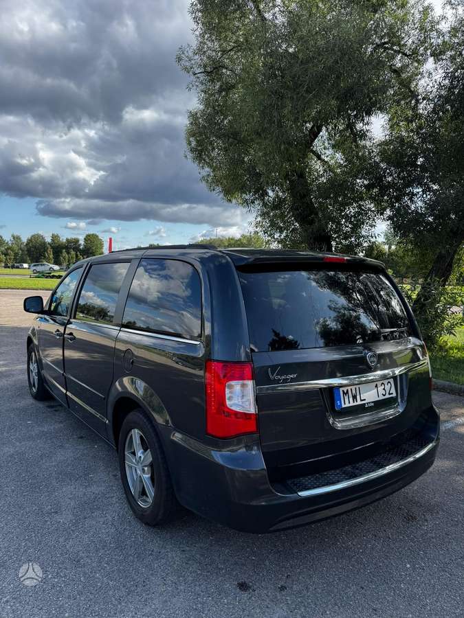 Lancia Voyager 2013 — engine 2800 cm³, 177 HP (130kW)