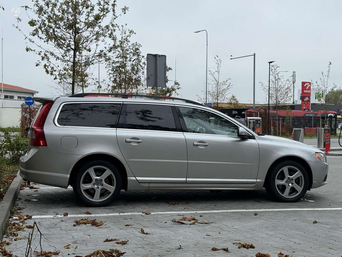 Volvo V70 2010 — engine 1984 cm³, 163 HP (120kW)