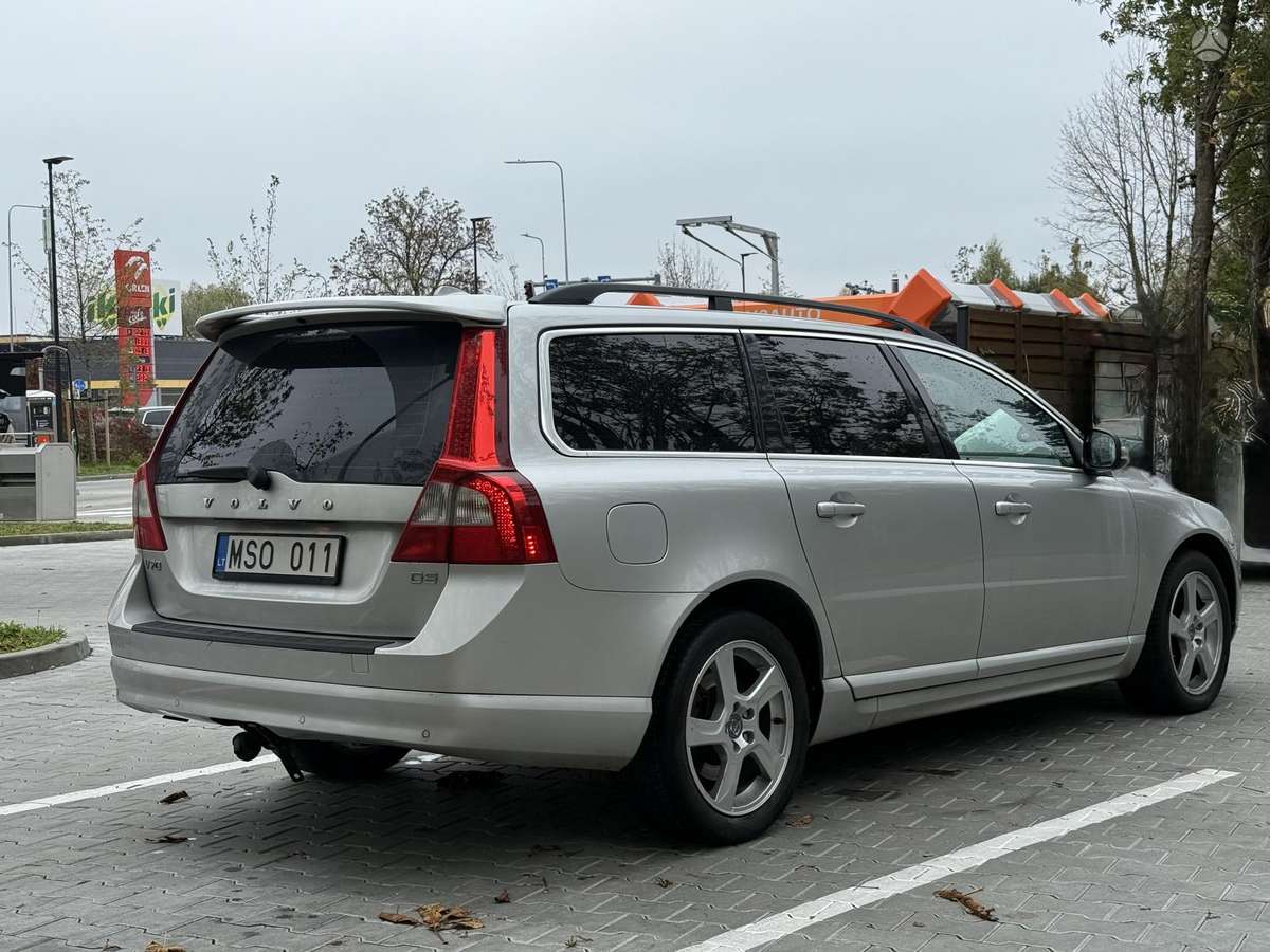 Volvo V70 2010 — photo 5