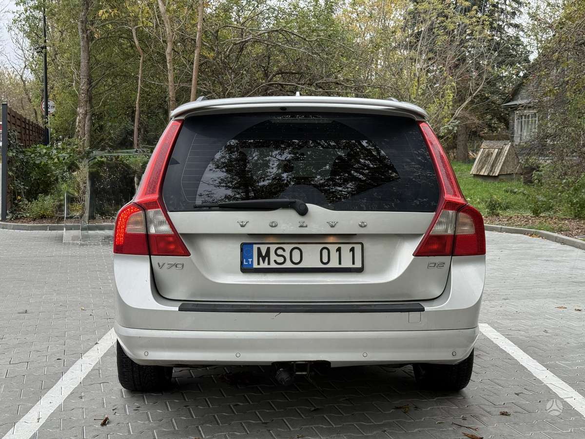 Volvo V70 2010 — photo 6