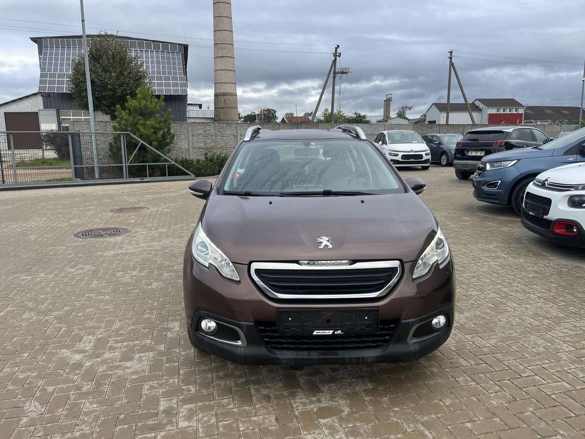 Peugeot 2008 2013 — rear view