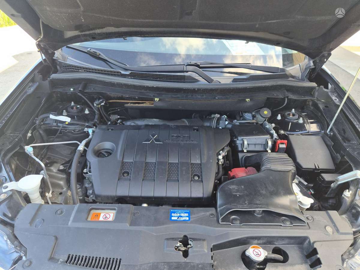 Mitsubishi Outlander 2014 — photo 16