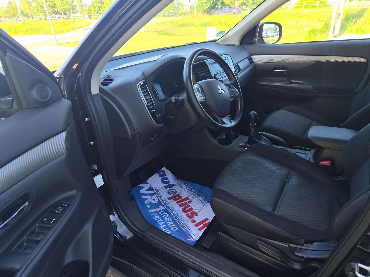 Mitsubishi Outlander 2014 — photo 9