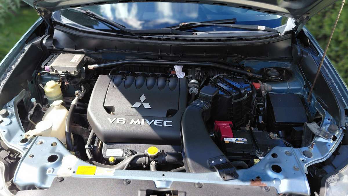 Mitsubishi Outlander 2008 — photo 12