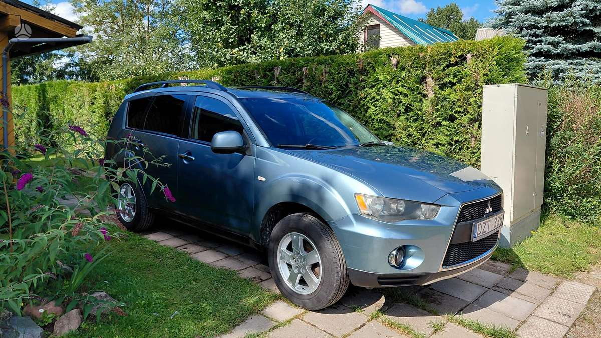 Mitsubishi Outlander 2008 — rear view