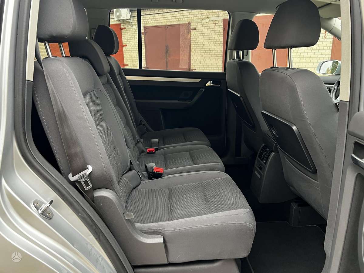 Volkswagen Touran 2009 — photo 10