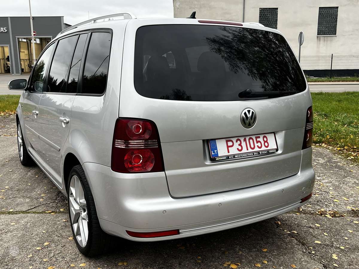 Volkswagen Touran 2009 — engine 1968 cm³, 140 HP (103kW)
