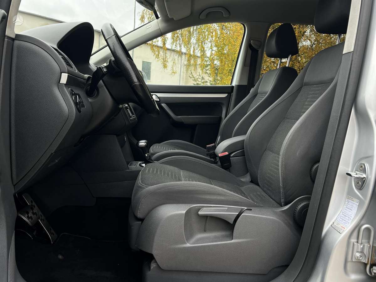Volkswagen Touran 2009 — photo 7
