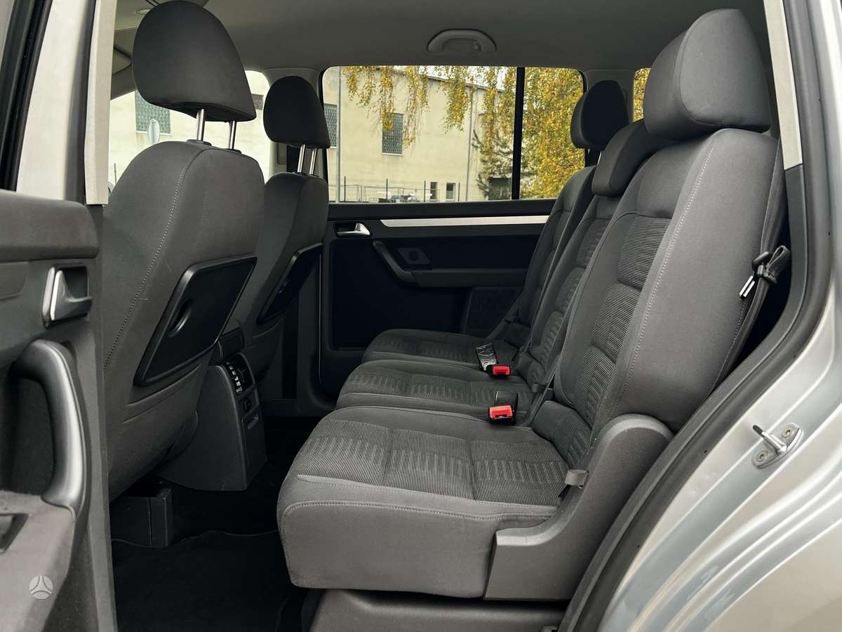 Volkswagen Touran 2009 — photo 9