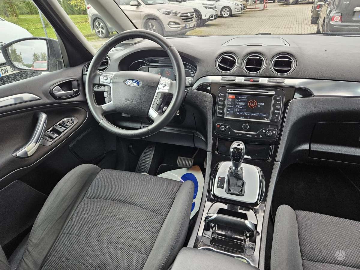 Ford Galaxy 2012 — photo 5