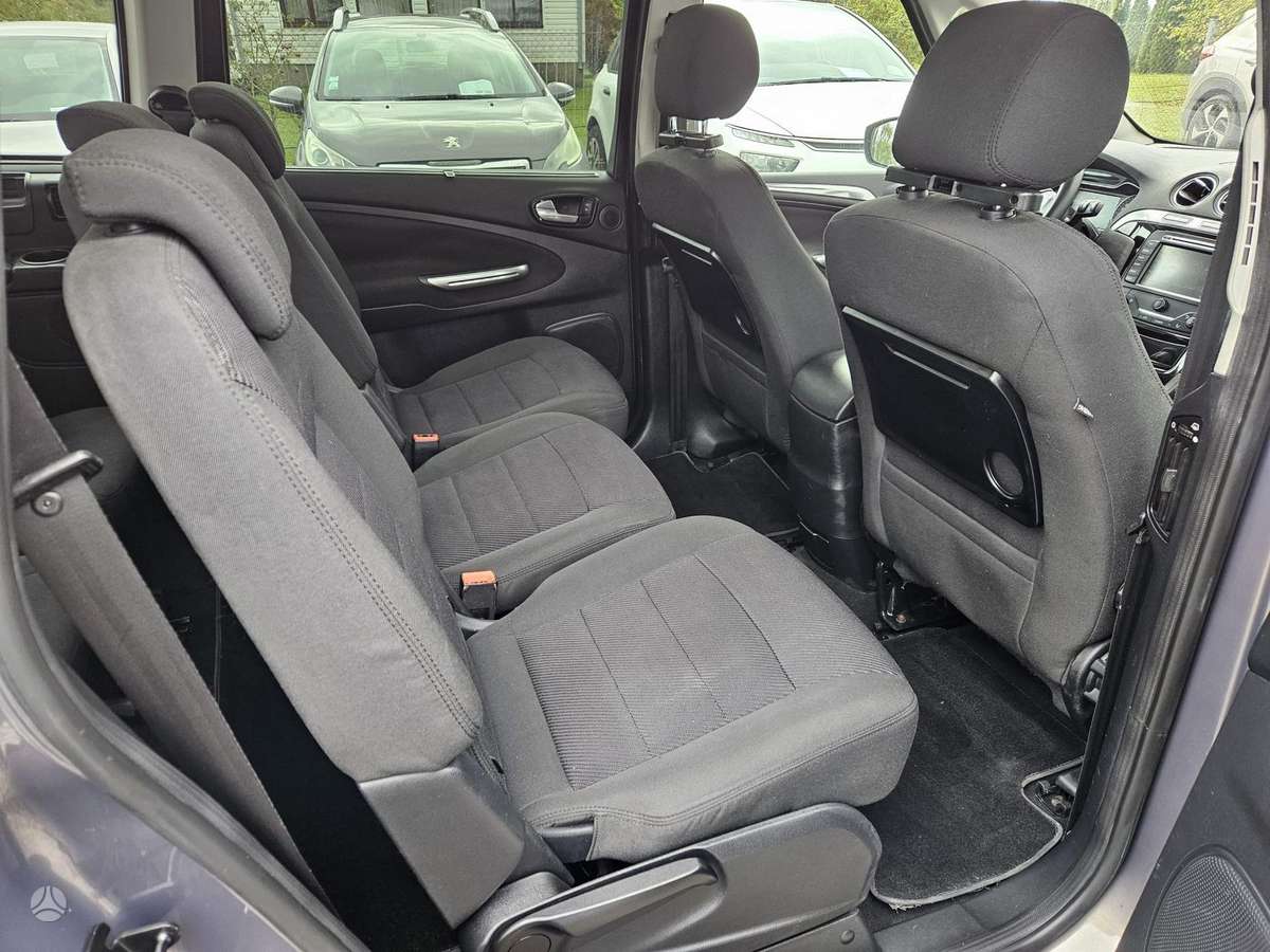 Ford Galaxy 2012 — photo 7