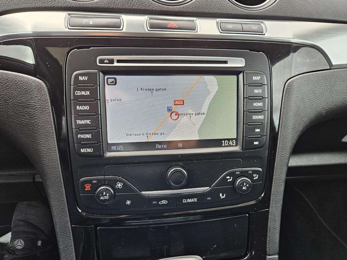 Ford Galaxy 2012 — photo 9