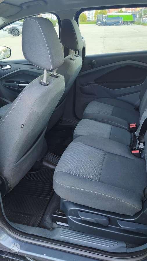 Ford Grand 2012 — photo 10