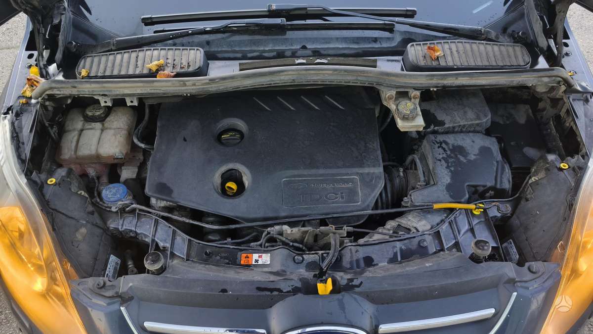 Ford Grand 2012 — photo 17