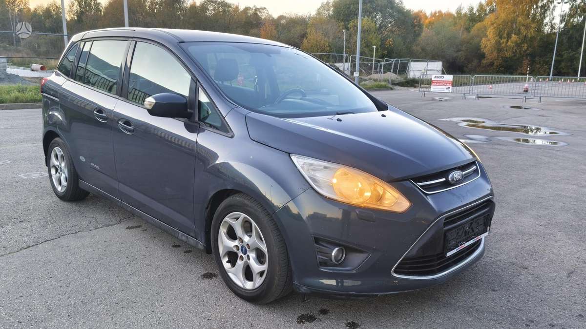Ford Grand 2012 — interior