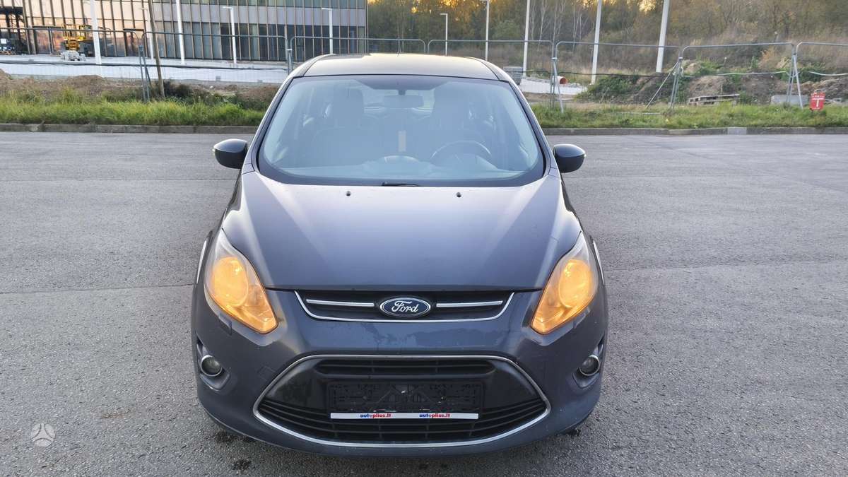 Ford Grand 2012 — photo 8