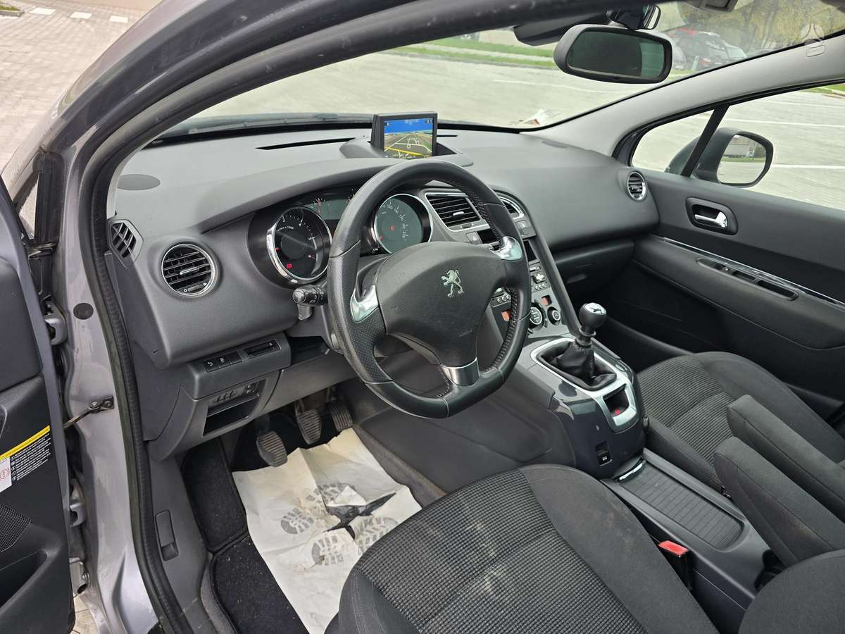 Peugeot 5008 2014 — фото 11