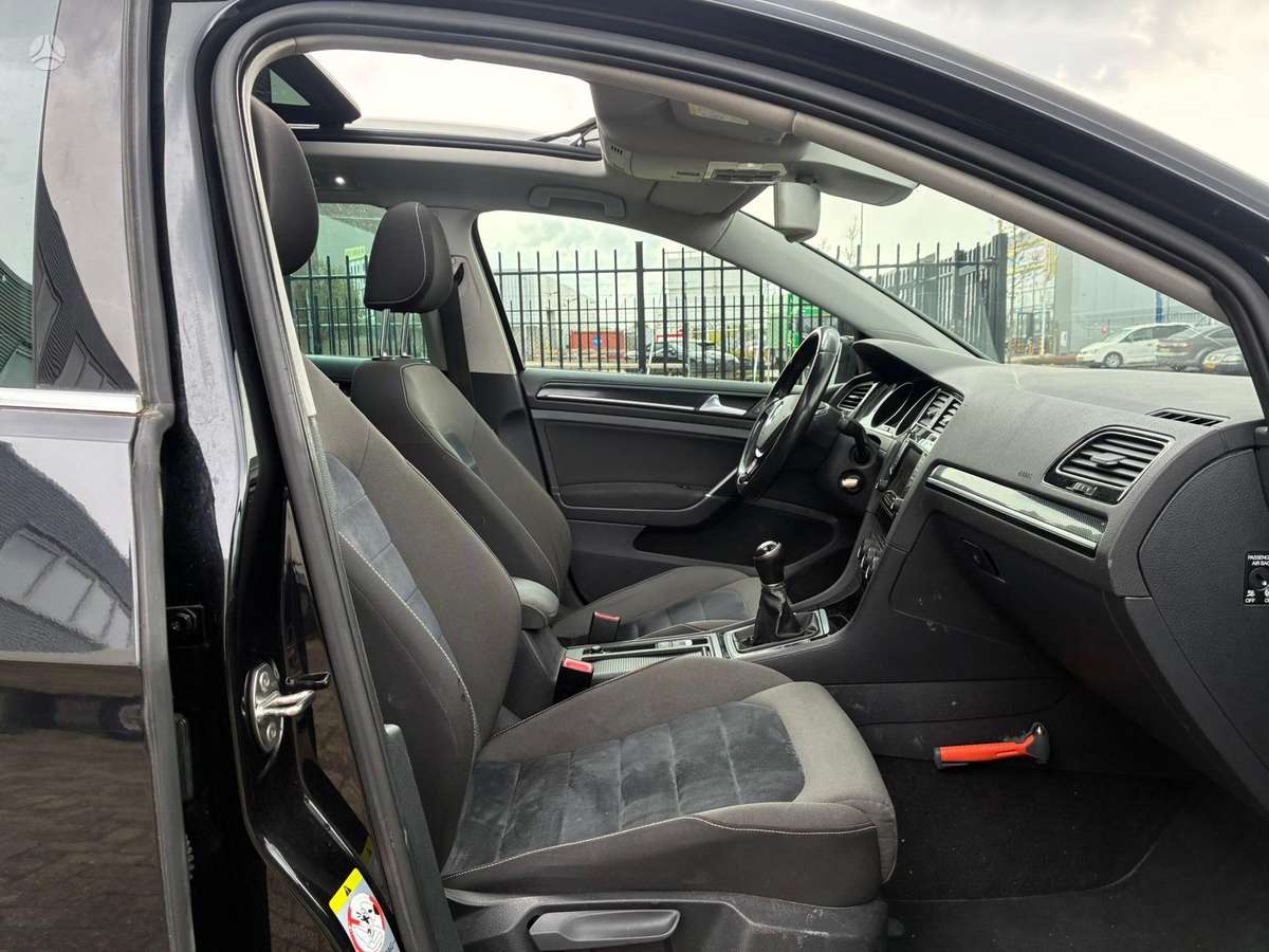 Volkswagen Golf 2013 — photo 21