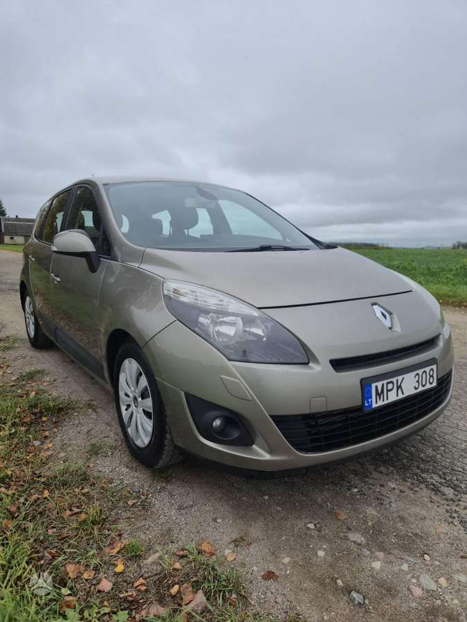Renault Grand 2010 — салон