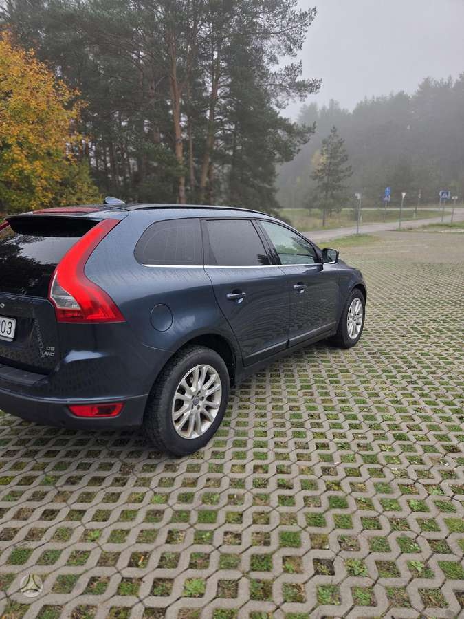 Volvo XC60 2009 — interior