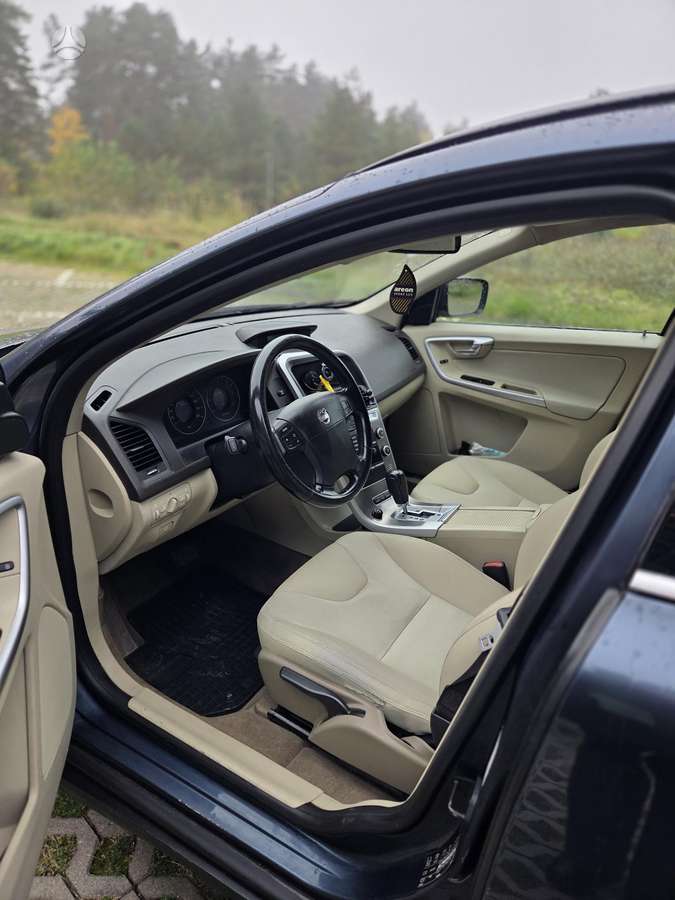 Volvo XC60 2009 — photo 6