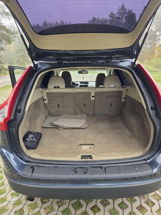 Volvo XC60 2009 — photo 7