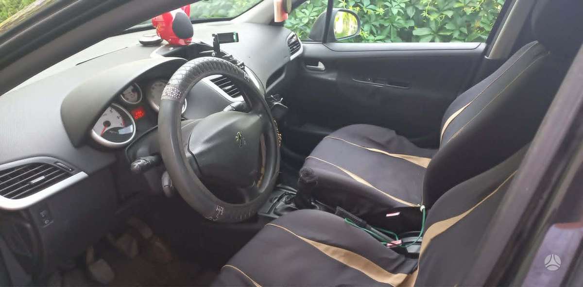 Peugeot 207 2010 — photo 6