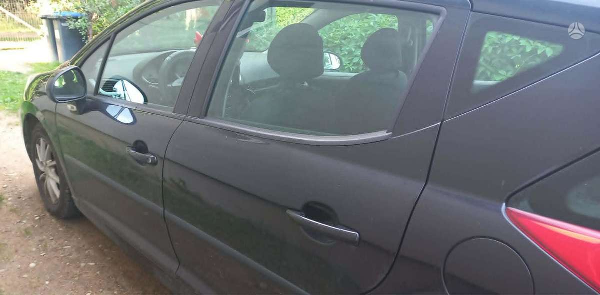 Peugeot 207 2010 — photo 9