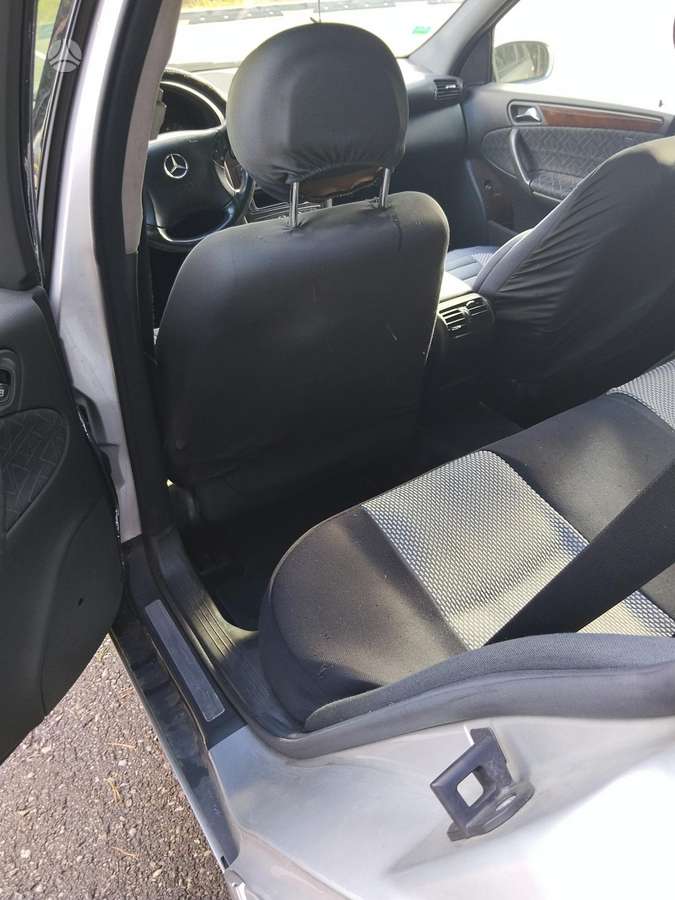 Mercedes-Benz C220 2004 — photo 8