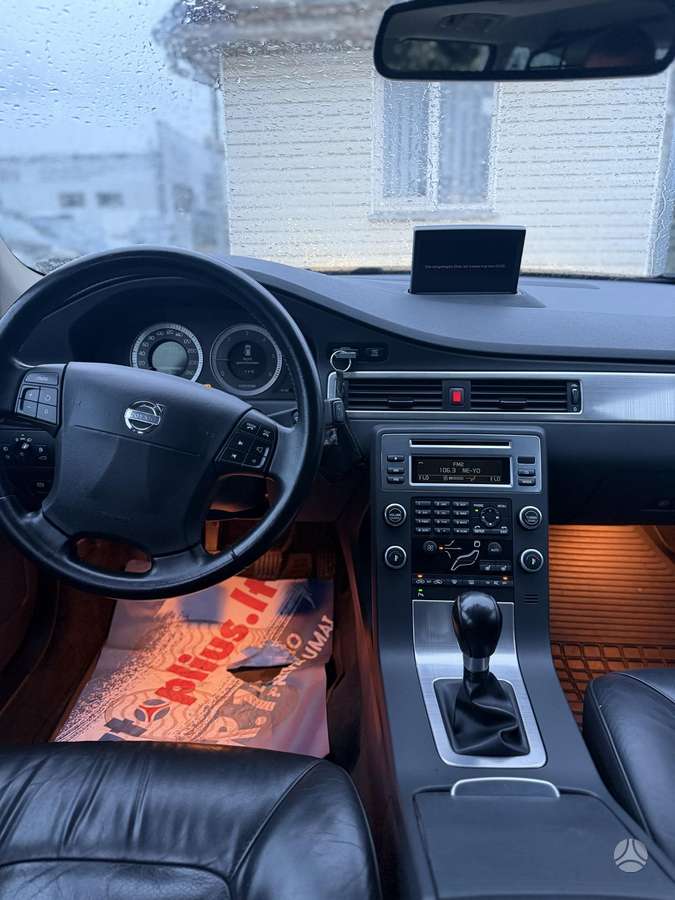 Volvo V70 2008 — photo 10